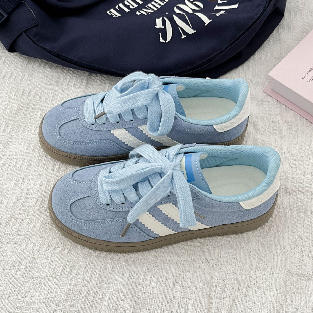 Vintage-style sneakers for wom - Guipure Lace Panel recension och pris